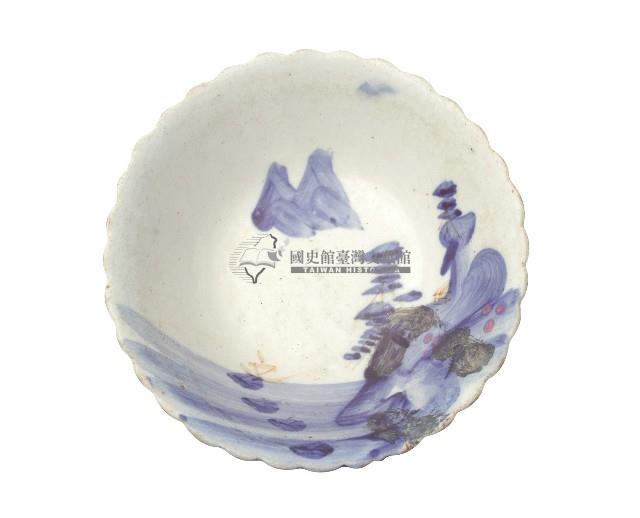 青花彩繪寫意山水紋花口碗藏品圖，第1張