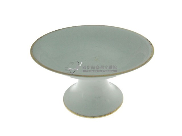 白釉金邊高腳瓷盤藏品圖，第1張