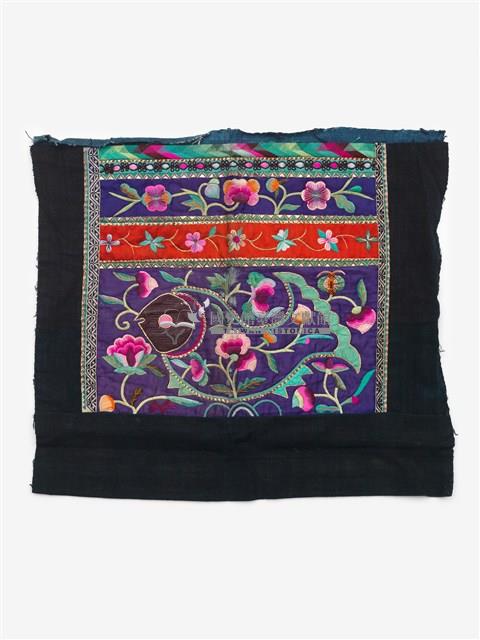 中國臺江苗族紫底彩色刺繡繡片藏品圖，第1張