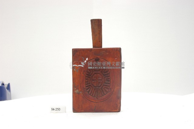 棗紅色三面銅幣紋壽字仙桃龜紋木製製粿模具藏品圖，第4張