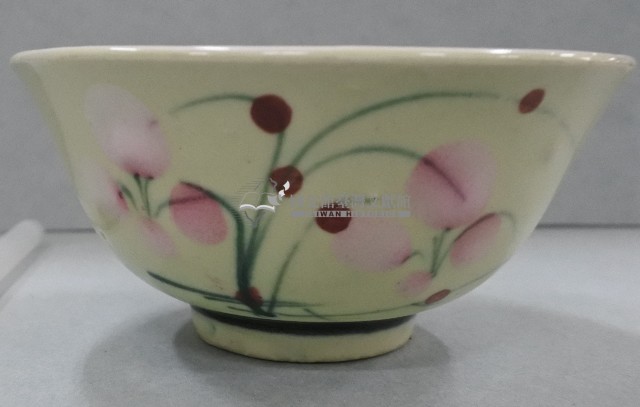 青花青線瓷碗(兩件)、彩繪寫意花卉紋瓷碗（多組）藏品圖，第4張