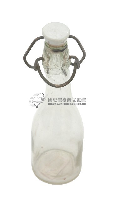 透明直頸活動鈕塞玻璃瓶藏品圖，第2張