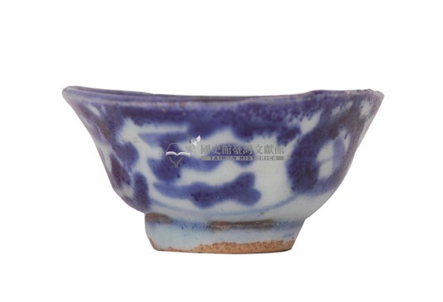 青花寫意纏枝花卉紋茶杯藏品圖，第2張