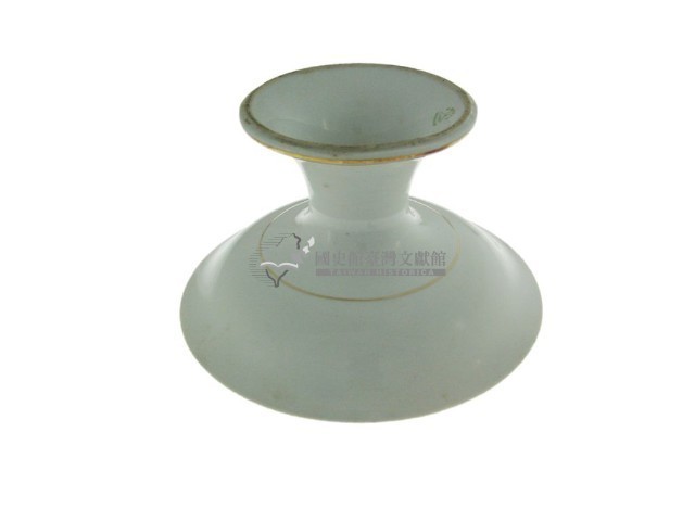 白釉金邊高腳瓷盤藏品圖，第2張