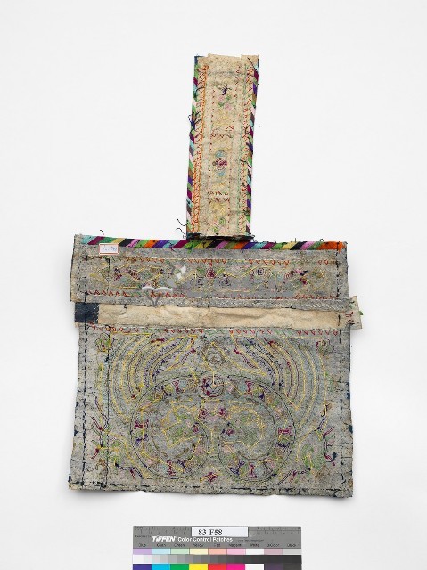 中國臺江苗族黑底彩色刺繡繡片藏品圖，第2張