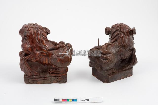 南投窯獅子燭臺一對藏品圖，第2張