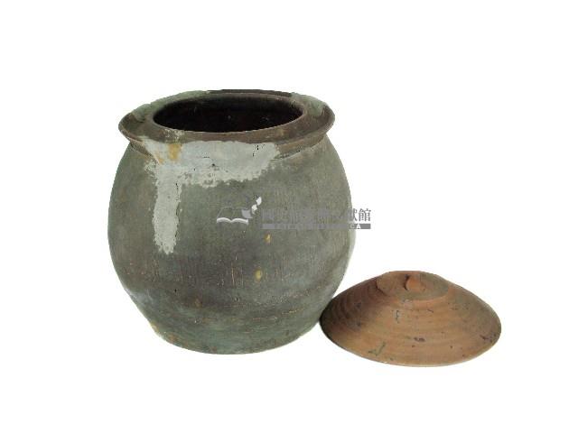 灰綠釉帶蓋陶甕藏品圖，第2張