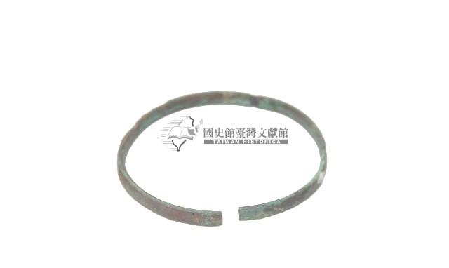 排灣族金屬製古銅環一對藏品圖，第2張