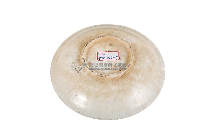 黑彩印花花草紋白地瓷盤藏品圖，第2張