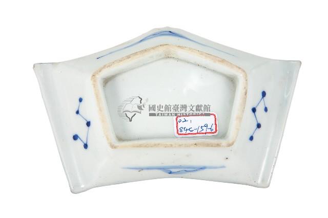 青花舟艇人物飛鳥紋五角變形皿藏品圖，第2張