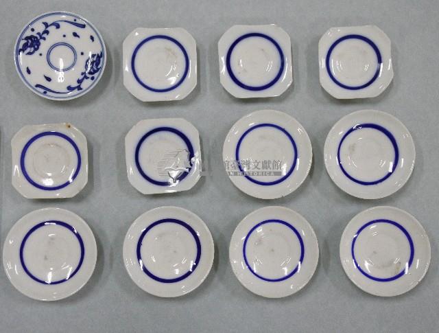 青花雙鳳紋碟、青花四方碟、青花圓碟（多組）藏品圖，第2張
