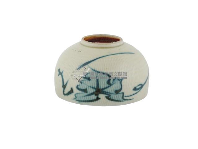 白地綠釉荷葉紋瓷杯藏品圖，第2張