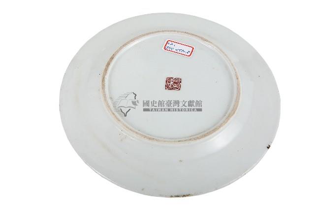 金線圈紋白地瓷盤藏品圖，第2張