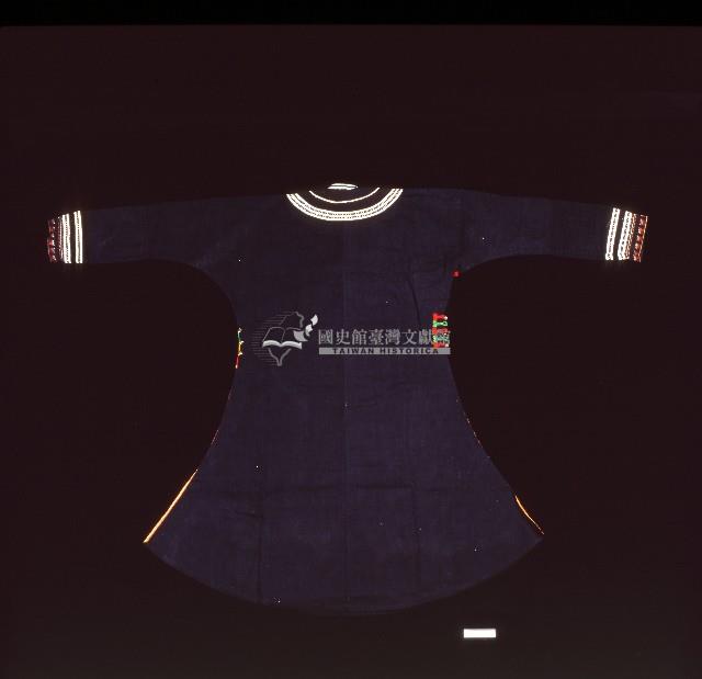 排灣族漢式深色長袖上衣藏品圖，第2張