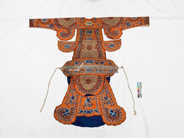 橘底藍色龍紋佩飾藏品圖，第2張