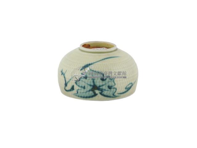 白地綠釉荷葉紋瓷杯藏品圖，第2張