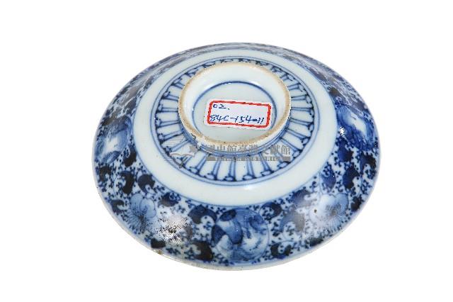 青花纏枝花卉開光山水花輪花紋碗藏品圖，第2張