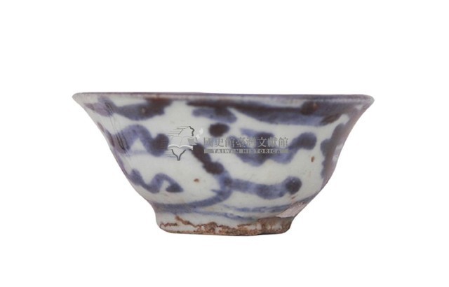 青花寫意纏枝花卉紋茶杯藏品圖，第2張