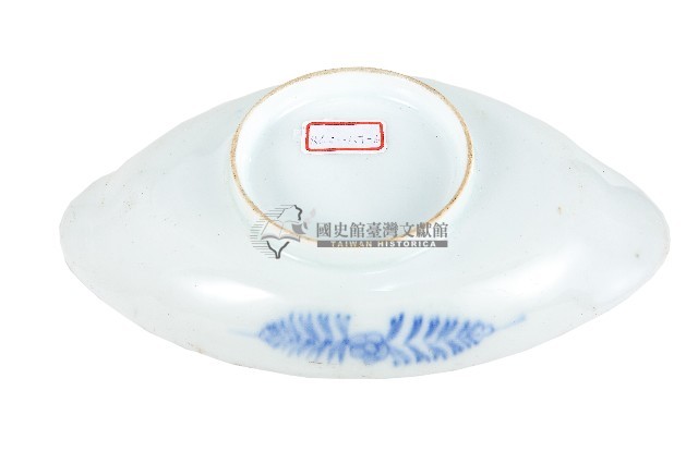 青花香魚藻紋崚型瓷盤藏品圖，第2張
