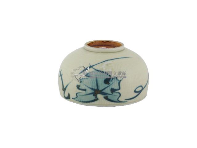 白地綠釉荷葉紋瓷杯藏品圖，第2張