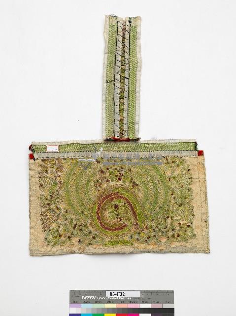 中國臺江苗族紅底綠刺繡繡片藏品圖，第2張