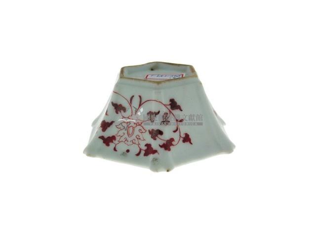 釉裡紅折枝寶相花八角型小型碗（多組）藏品圖，第2張