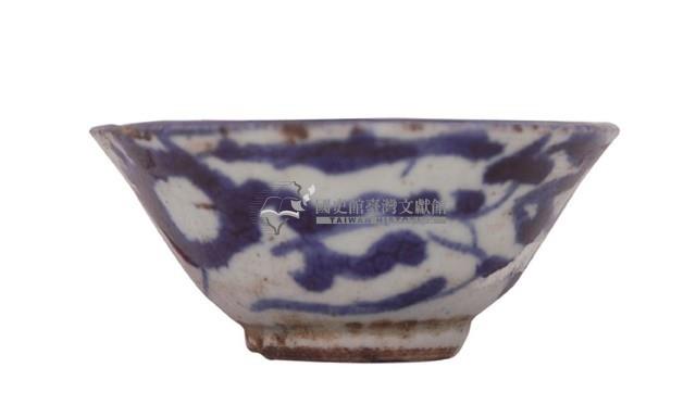 青花寫意纏枝花卉紋茶杯藏品圖，第2張