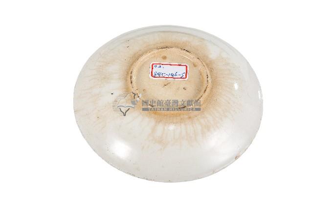 黑彩印花花草紋白地瓷盤藏品圖，第2張