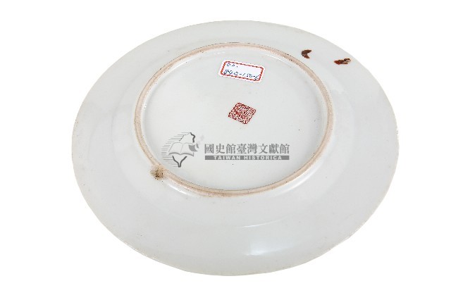 金線圈紋白地瓷盤藏品圖，第2張