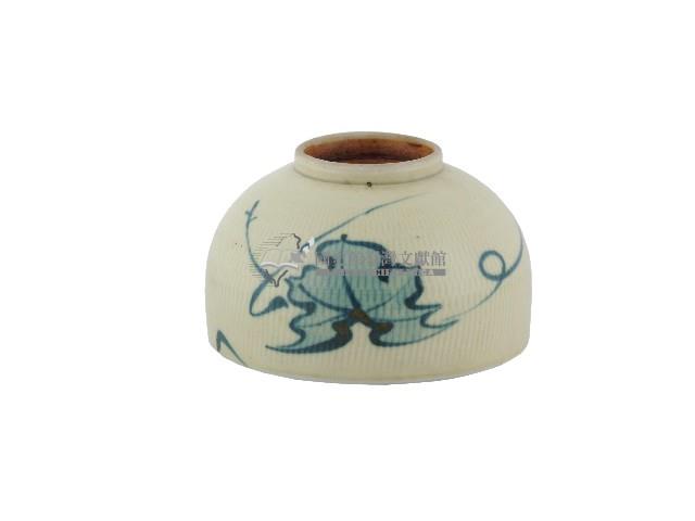 白地綠釉荷葉紋瓷杯藏品圖，第2張