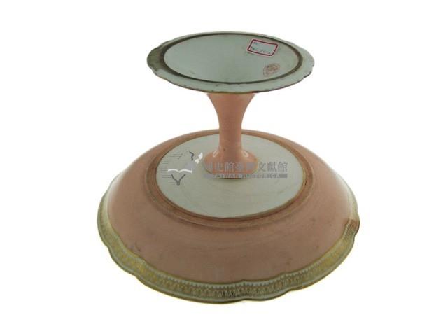 金邊花口粉色府徽章款高腳盤、藏品圖，第2張