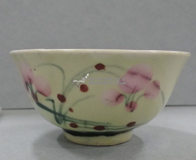 青花青線瓷碗(兩件)、彩繪寫意花卉紋瓷碗（多組）藏品圖，第2張