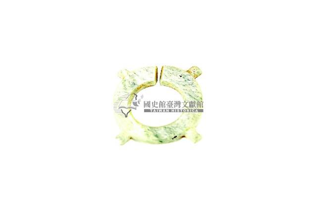 帶四突起玦形耳飾藏品圖，第2張