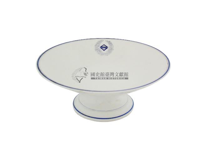 藍邊白地府徽章款高腳盤藏品圖，第2張