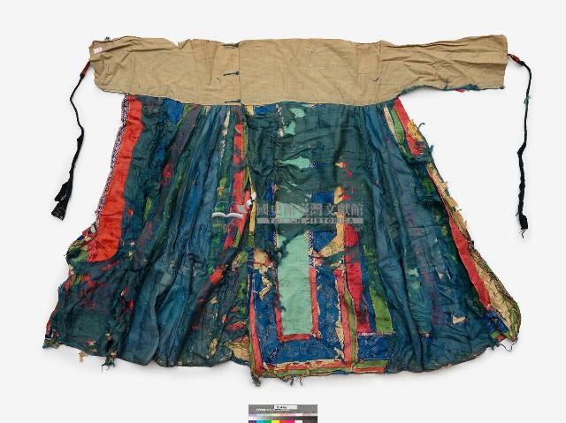 中國排調苗族女性服飾一套及黑底刺繡背帶藏品圖，第4張