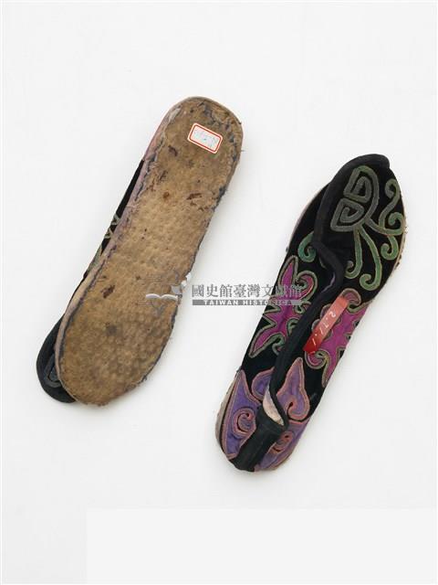 中國丹寨苗族女性服飾一套藏品圖，第1張