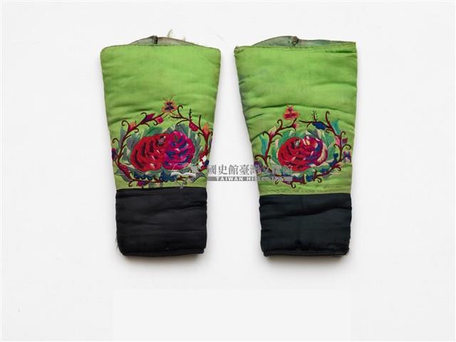 中國舟溪苗族女性服飾一套藏品圖，第20張