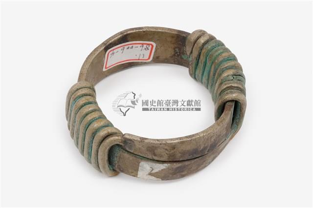 排灣族白銅製繩紋手鐶藏品圖，第1張