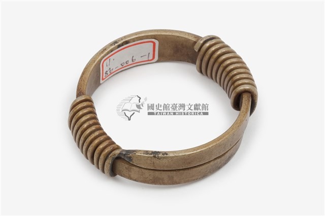 排灣族白銅製繩紋手鐶藏品圖，第1張