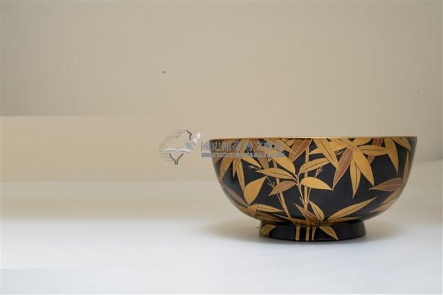 木胎圓形黑漆地平蒔繪蓋椀藏品圖，第1張