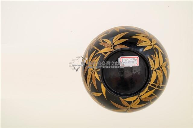 木胎圓形黑漆地平蒔繪蓋椀藏品圖，第4張