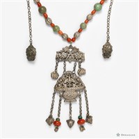 銀花瓶紋墜飾項鍊藏品圖，第2張