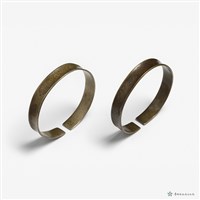 花籃紋銀鐲一對藏品圖，第1張