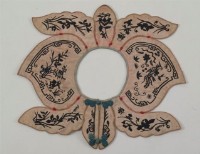 蟠桃雙福（蝠）童圍涎藏品圖，第2張