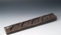 長條板單面陰刻方勝紋餅印藏品圖，第1張