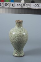 綠瓷裂釉小瓷瓶	 	藏品圖，第1張