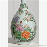 仿清乾隆粉彩花蝶膽瓶藏品圖，第5張