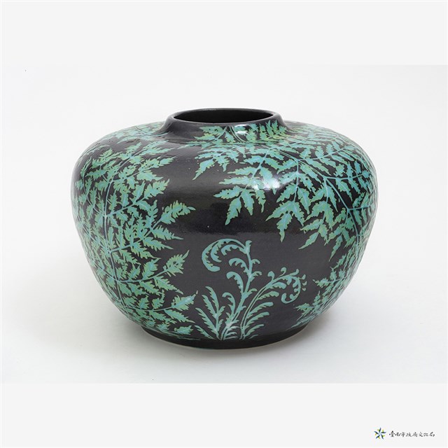 雕釉瓷器(黑色底陶器)的圖片