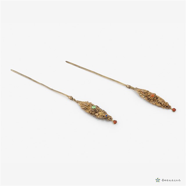 銀鑲寶石花草髮簪的圖片