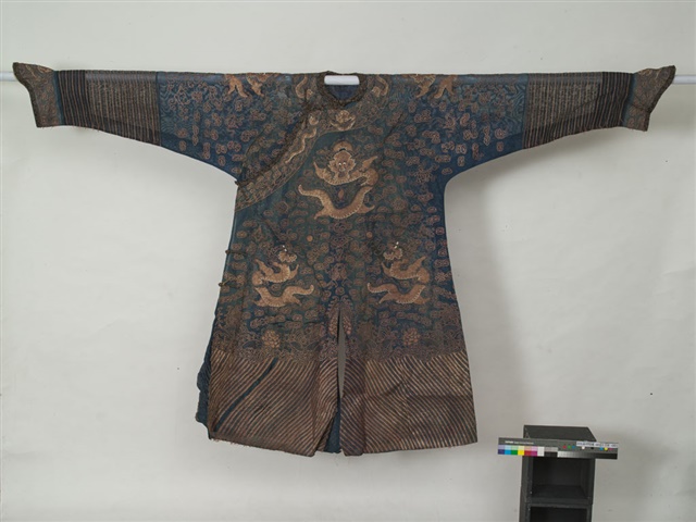 清石青刺繡蟒袍朝服的圖片